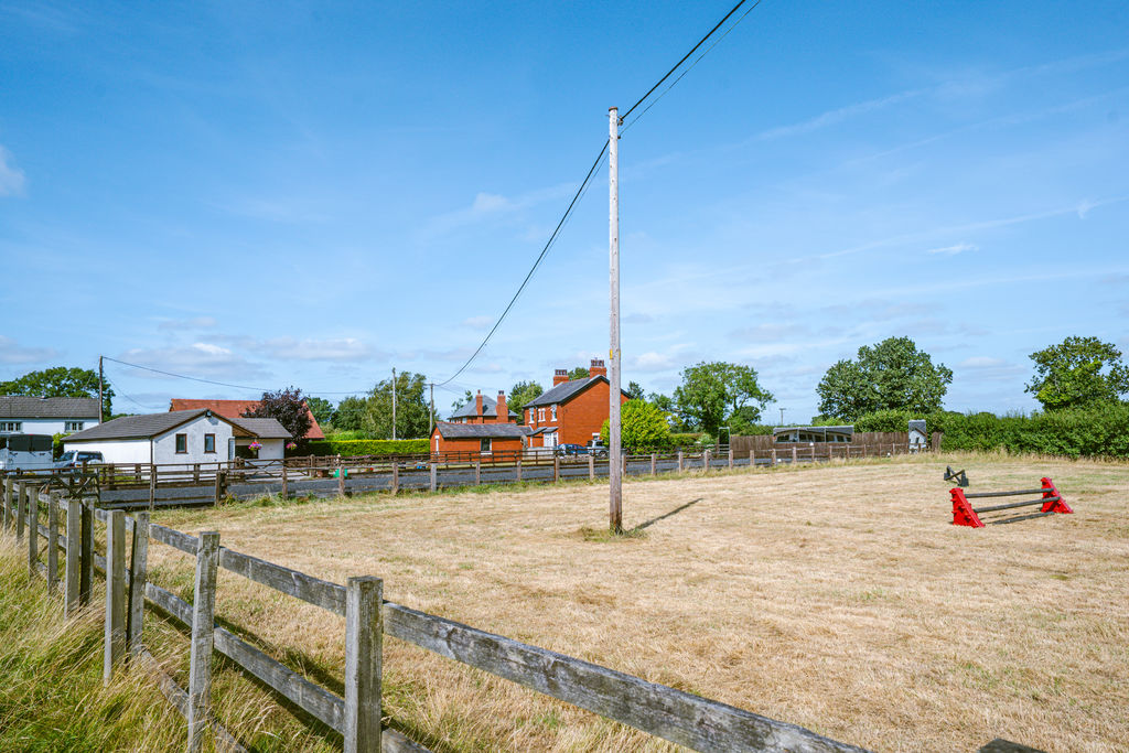 Leyland Lane